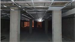 اجرای سیمان شسته و تخته ماله ای دیوار های حیاط ومحوطه وشیب بندی و ایزولااسیون و اجرای ملات محافظ و قرنیز دیوار ها (11)